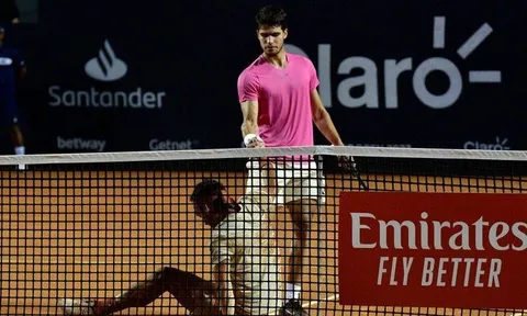 Alcaraz phải lội ngược dòng trước Fognini