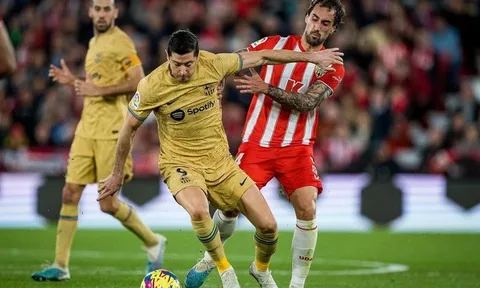 Tiền đạo Robert Lewandowski bỏ lỡ đại chiến Real Madrid tại Cúp nhà Vua