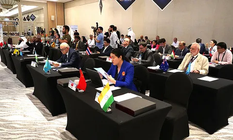 Liên đoàn cờ Vua Nga tham gia Liên đoàn cờ Vua châu Á