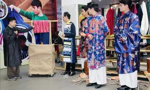 Xây dựng thương hiệu áo dài Việt từ giá trị văn hóa bản địa