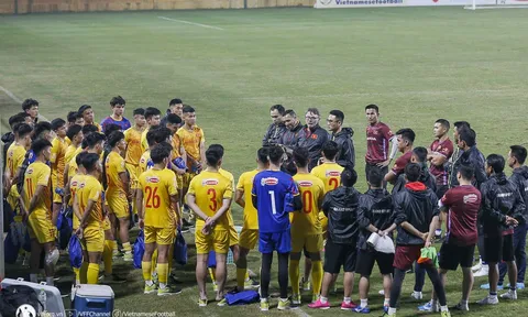 Bóng đá Việt Nam: Vô địch cự ly ngắn hay đua đường dài