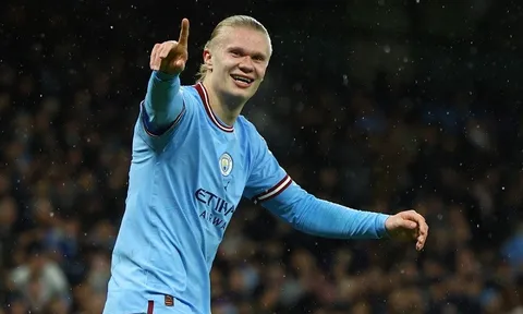 Erling Haaland đi vào lịch sử Champions League