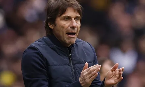Tottenham gặp khó trong việc tìm người thay thế huấn luyện viên Conte