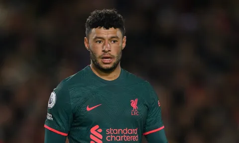 Tiền vệ đầu tiên rời Liverpool vào mùa hè 2023