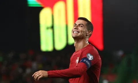 Cristiano Ronaldo lập kỷ lục vô tiền khoáng hậu