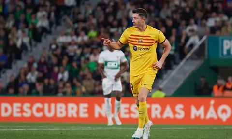 Vòng 27 La Liga 2022-2023 > Elche 0-4 Barcelona: Thắng nhẹ trước trận Siêu kinh điển