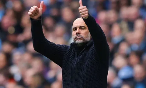 Huấn luyện viên Pep Guardiola đi vào lịch sử Premier League