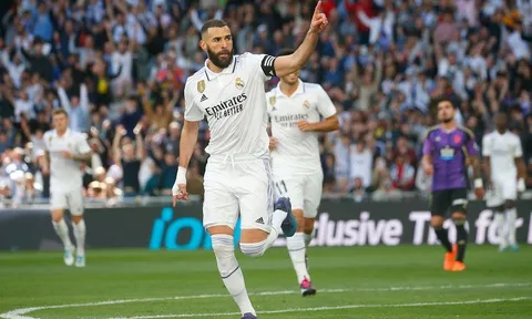 Real Madrid - Real Valladolid > 6-0: Benzema lập hat-trick
