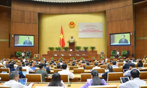 Khai mạc hội nghị đại biểu Quốc hội hoạt động chuyên trách