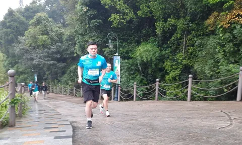 2.000 vận động viên tranh tài Giải “Bước chạy tới đỉnh thiêng”