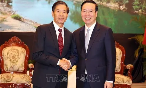Chủ tịch nước Võ Văn Thưởng tiếp Chủ tịch Ủy ban Trung ương Mặt trận Lào Xây dựng Đất nước