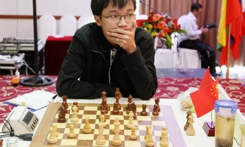Giải cờ Vua Olympic Esports Series 2023: Nguyễn Ngọc Trường Sơn vượt qua vòng sơ loại