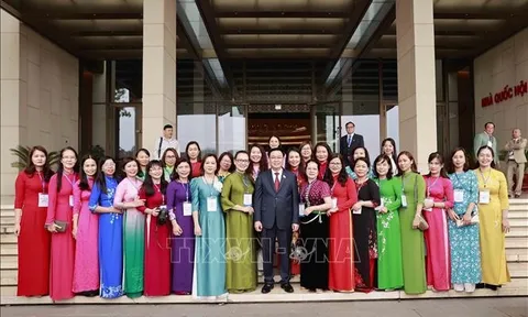 Chủ tịch Quốc hội: Nhà báo nữ Việt Nam luôn giữ 'Tâm sáng, lòng trong, bút sắc”
