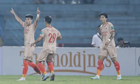 Huấn luyện viên Vũ Hồng Việt khen Văn Đô quá hay