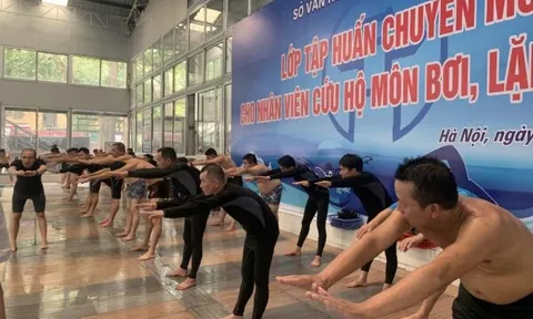 Hà Nội tổ chức Lớp tập huấn cứu hộ bơi, lặn năm 2023