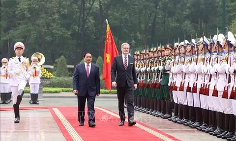 Thủ tướng Phạm Minh Chính chủ trì Lễ đón Thủ tướng Cộng hòa Séc thăm chính thức Việt Nam