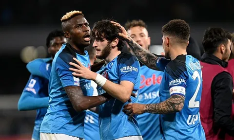 Juventus - Napoli > 0-1: Tiến gần đến Scudetto