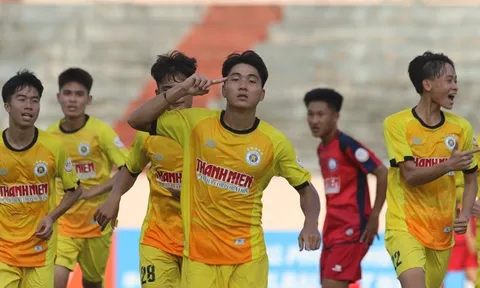 Bảng A Vòng chung kết giải Bóng đá U19 Quốc gia 2023: Hà Nội đánh bại Khánh Hòa nhờ pha phản lưới, chủ nhà có chiến thắng đầu tiên