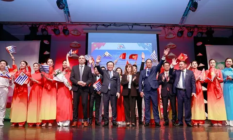 Bộ trưởng Nguyễn Văn Hùng: Việt Nam mong muốn giới thiệu với bạn bè Uruguay về một đất nước tươi đẹp, mến khách và có khát vọng