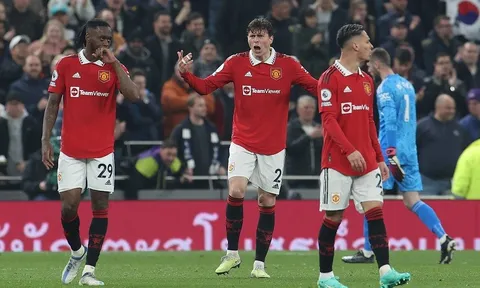 Tottenham Hotspur - Manchester United > 2-2: “Quỷ đỏ” cầm vàng lại để vàng rơi