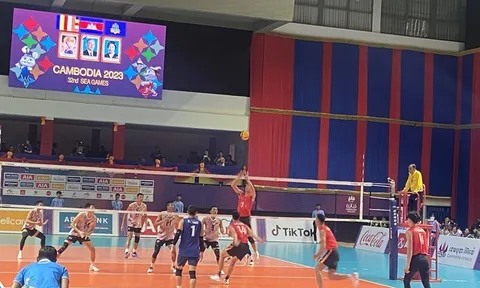 Bóng chuyền nam Việt Nam thắng lớn trận đầu ra quân tại SEA Games 32