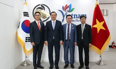 Tổng cục trưởng Nguyễn Trùng Khánh thăm và làm việc tại Văn phòng Xúc tiến Du lịch Việt Nam tại Hàn Quốc