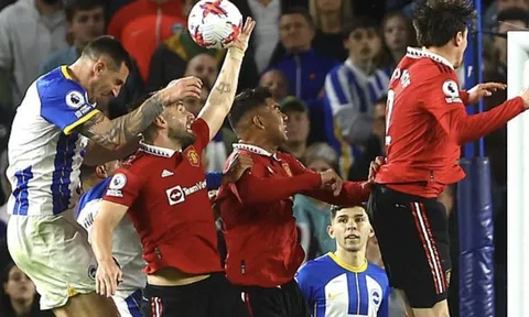 Huấn luyện viên Erik ten Hag chỉ trích trọng tài sau thất bại của Manchester United
