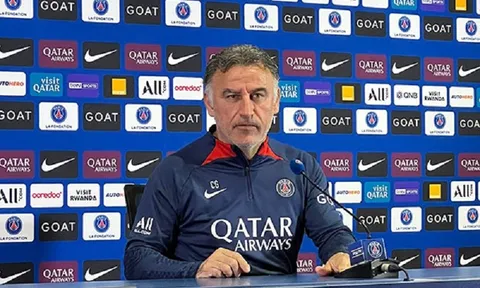 Huấn luyện viên Christophe Galtier bảo vệ Messi và Neymar