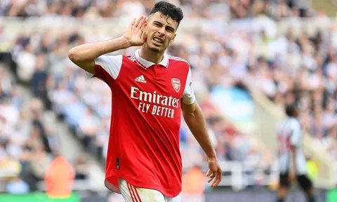 Newcastle United - Arsenal > 0-2: “Pháo thủ” tiếp tục đua vô địch