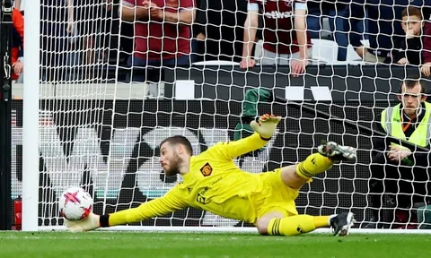 Huấn luyện viên Erik ten Hag không thay đổi lập trường về De Gea
