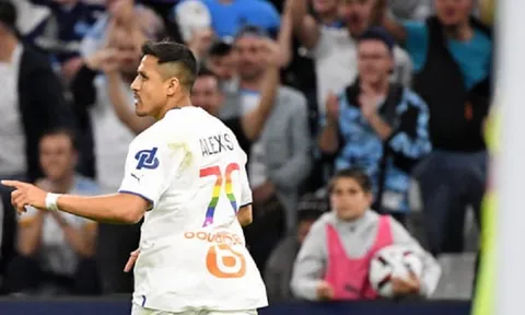 Marseille lội ngược dòng trước Angers