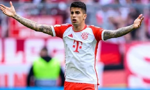 Huấn luyện viên Pep Guardiola gạch tên Cancelo