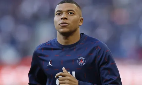 Kylian Mbappe lại gây áp lực lên PSG trước khi gia hạn hợp đồng