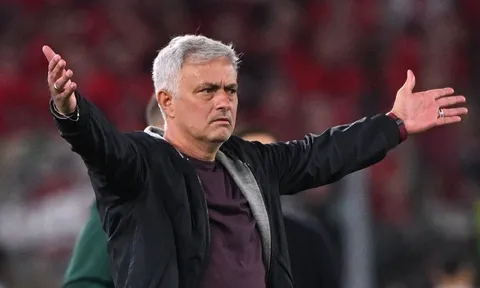 Rộ tin huấn luyện viên Jose Mourinho về sân Công viên các Hoàng tử