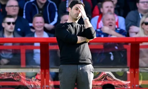 Huấn luyện viên Mikel Arteta xin lỗi vì Arsenal hụt chức vô địch