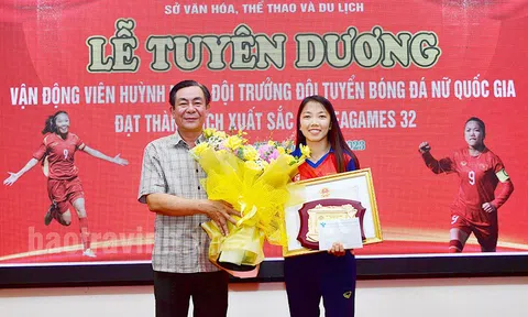 Trà Vinh tuyên dương khen thưởng nữ tuyển thủ bóng đá Huỳnh Như