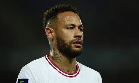 Neymar mất tích trong ngày mừng chức vô địch Ligue 1 của Paris Saint-Germain