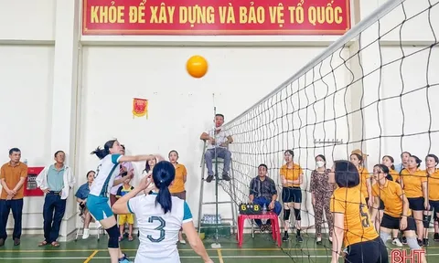 Giải Bóng chuyền hơi nữ công đoàn viên chức thị xã Hồng Lĩnh năm 2023