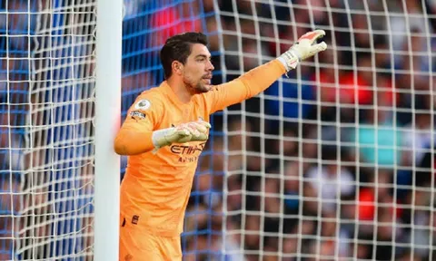 Thủ môn Ederson bị loại ở chung kết FA Cup