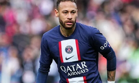 Neymar không nằm trong danh sách mua sắm của Barcelona