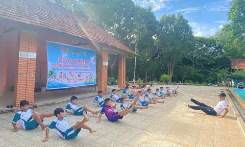 Huyện Lắk mở lớp dạy bơi miễn phí cho các em thiếu nhi