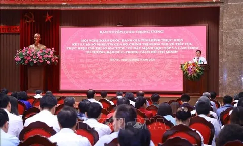 Đổi mới, tạo đột phá và đề cao tính nêu gương trong học, làm theo gương Bác