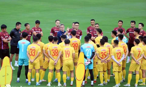Đội tuyển Hong Kong phô diễn sức mạnh trước khi sang Việt Nam
