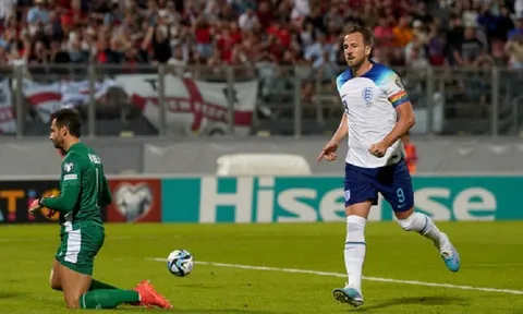 Tiền đạo Harry Kane đi vào lịch sử "Tam Sư"