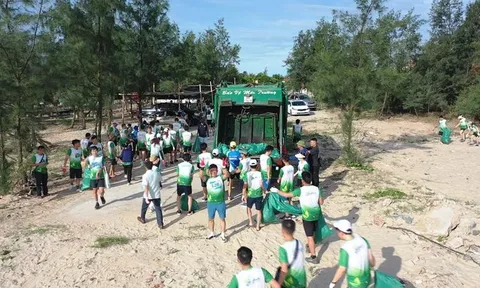 Hơn 400 vận động viên tham gia giải Chạy Maraton “Go green - bước chân xanh”