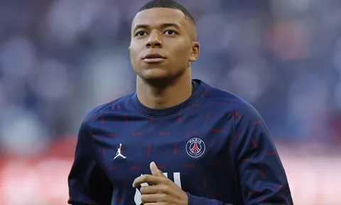 Kylian Mbappe đòi phí trung thành, PSG nổi giận