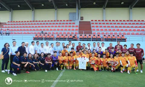Đội tuyển nữ Việt Nam: Thắp lửa World Cup bằng niềm tự hào dân tộc