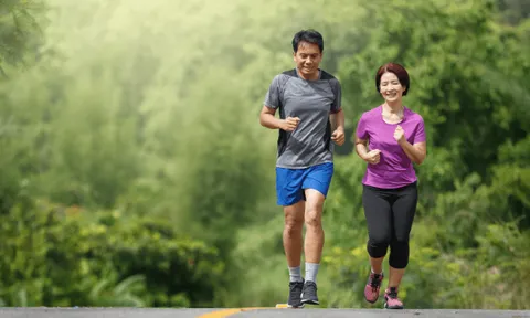 Bạn Huỳnh Phong - ở Vĩnh Long hỏi: Xin cho biết, tư thế chạy bộ đúng cách?