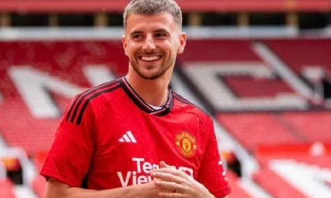 Mason Mount đánh giá Man United cao hơn Chelsea trong ngày ra mắt