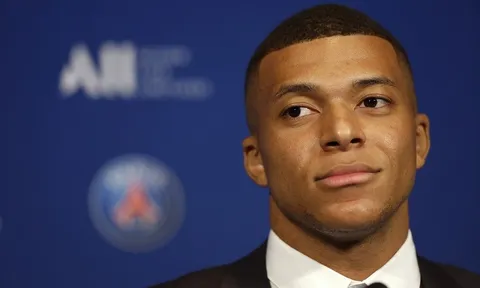 Mbappe chấp nhận ngồi dự bị, chờ ngày gia nhập Real Madrid